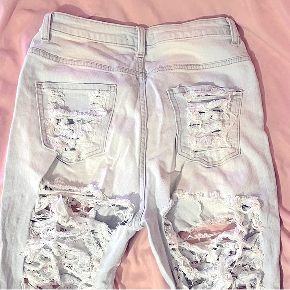 Distressed jeans light blue wash - Picture 7 of 12